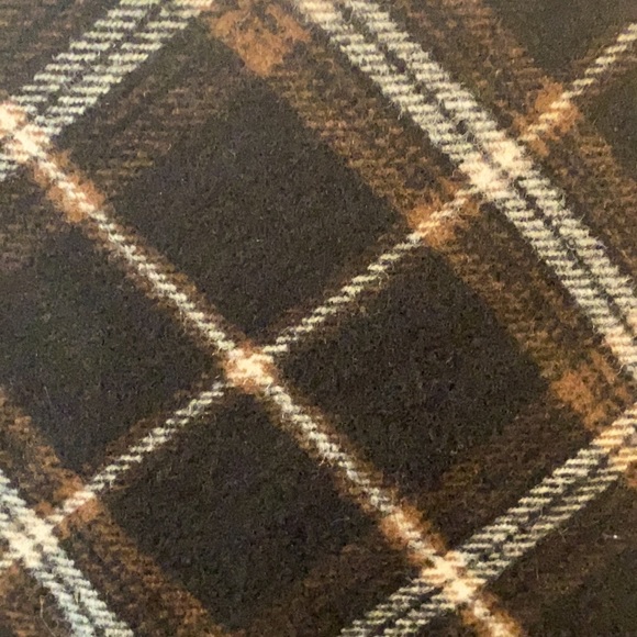 Hollister multicolor plaid skirt, size small - Picture 2 of 4